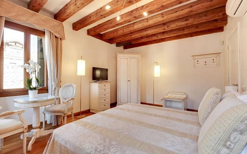 Personalizziamo l’arredamento del tuo bed and breakfast a Mantova Personalizziamo l'arredamento del tuo bed and breakfast a Mantova
