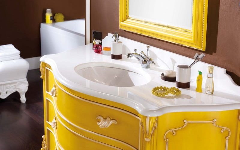 Progettazione arredo su misura per il bagno della camera Progettazione arredo su misura per il bagno della camera