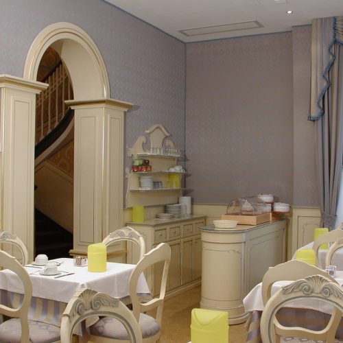 Contract Hall spazi comuni. Realizzazione arredamenti su misura hotel. Chiavegato Contract Verona