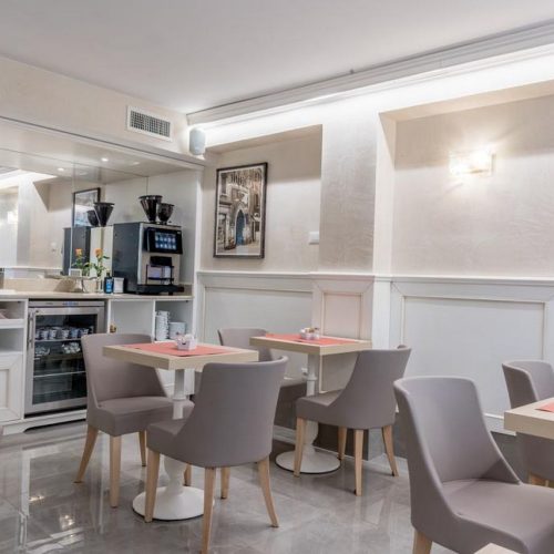 Contract Hall spazi comuni. Realizzazione arredamenti su misura hotel. Chiavegato Contract Verona